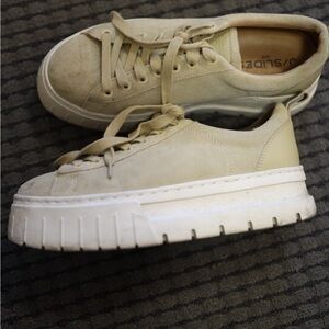 J Slides Beige Platform Sneakers